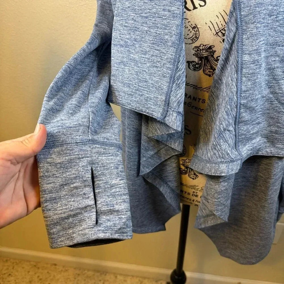 Nike Yoga Drape Cardigan Sweater Long Sleeve Gray Training Top Womens Size M - Picture 4 of 7